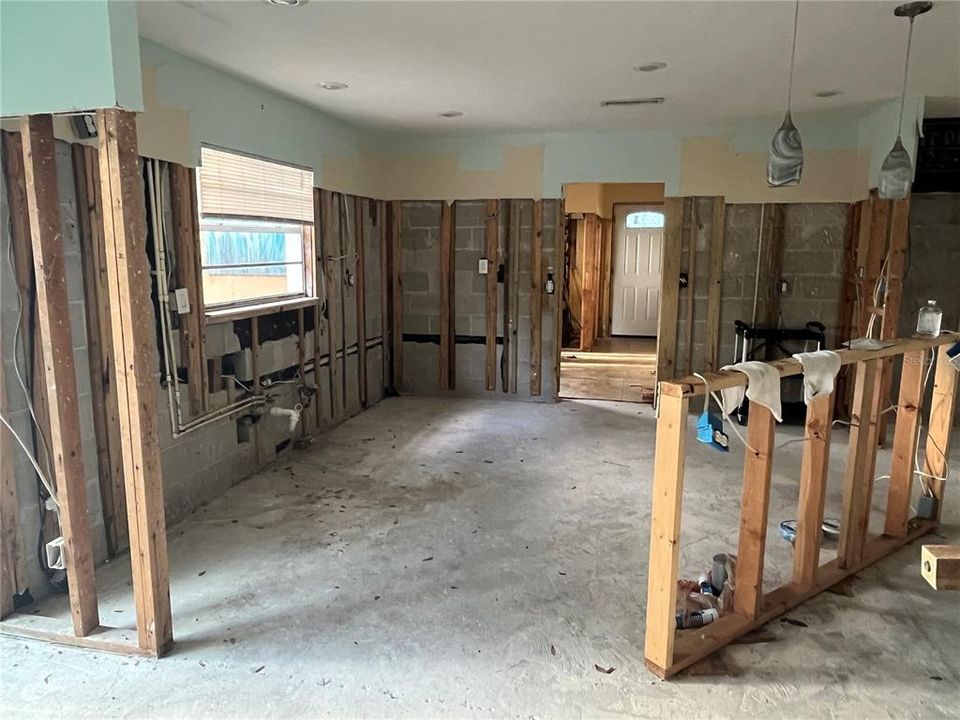 En Venta: $495,000 (3 camas, 2 baños, 1870 Pies cuadrados)