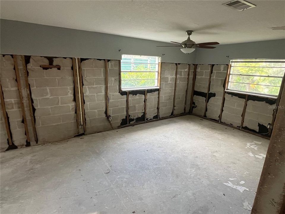 En Venta: $495,000 (3 camas, 2 baños, 1870 Pies cuadrados)