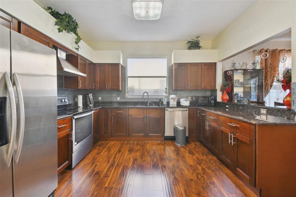 待售: $589,988 (4 贝兹, 3 浴室, 2146 平方英尺)