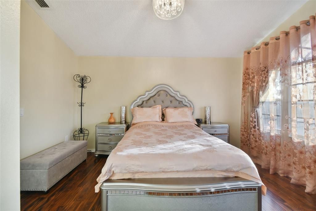 待售: $589,988 (4 贝兹, 3 浴室, 2146 平方英尺)