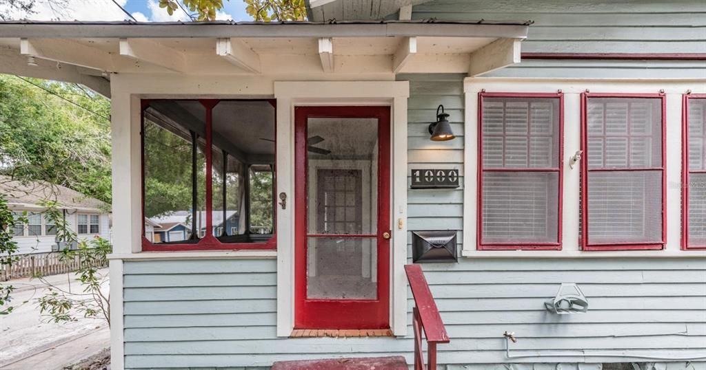 For Rent: $1,775 (2 beds, 1 baths, 984 Square Feet)