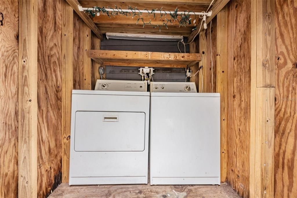 For Rent: $1,775 (2 beds, 1 baths, 984 Square Feet)