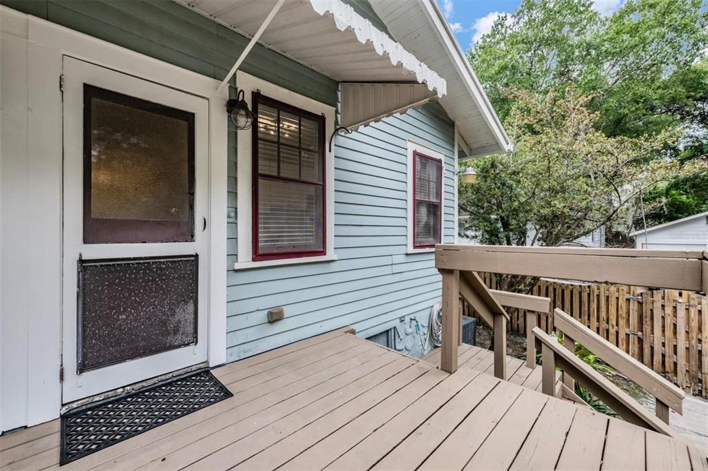 For Rent: $1,775 (2 beds, 1 baths, 984 Square Feet)