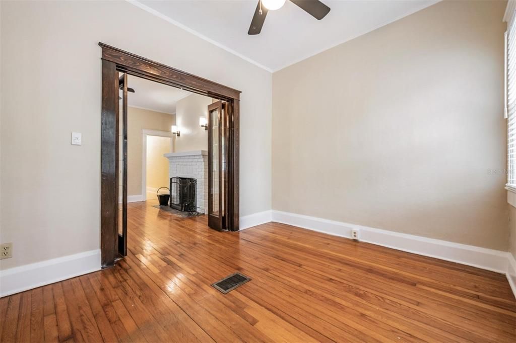 For Rent: $1,775 (2 beds, 1 baths, 984 Square Feet)