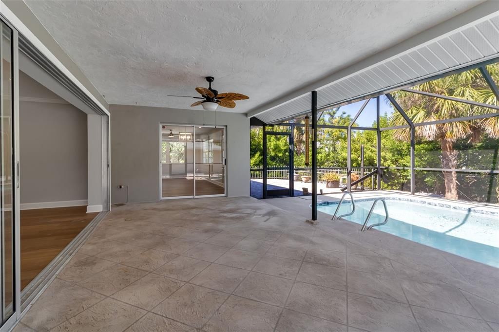 Под контрактом: $1,300,000 (3 спален, 2 ванн, 1511 Квадратных фут)