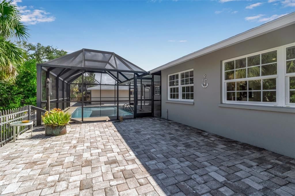 Под контрактом: $1,300,000 (3 спален, 2 ванн, 1511 Квадратных фут)