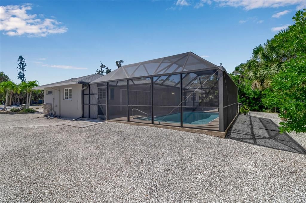 Под контрактом: $1,300,000 (3 спален, 2 ванн, 1511 Квадратных фут)