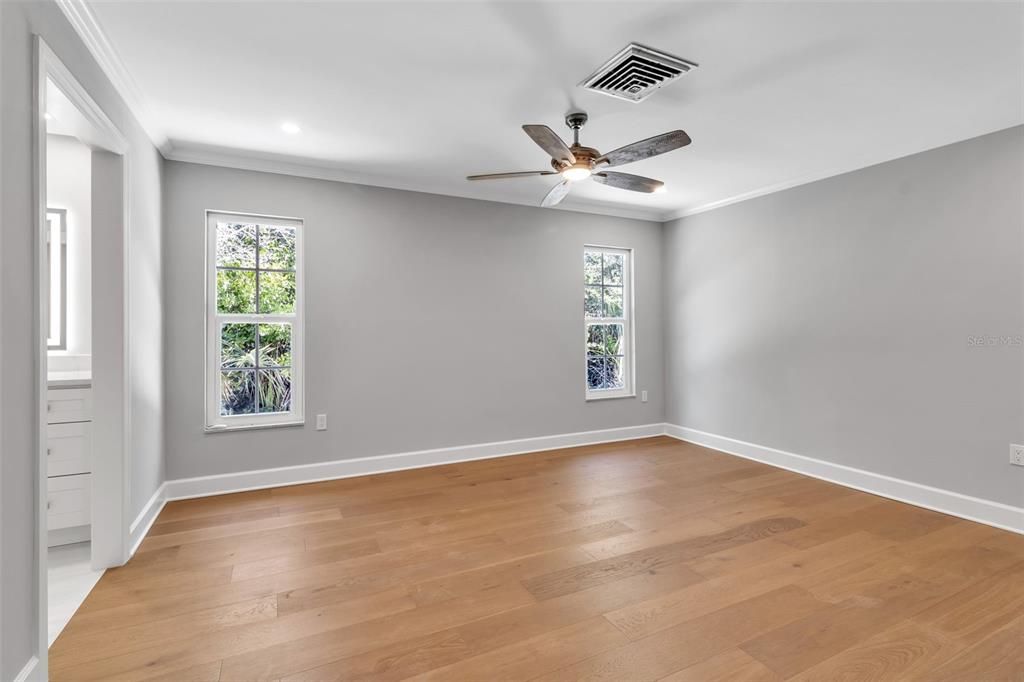 Под контрактом: $1,300,000 (3 спален, 2 ванн, 1511 Квадратных фут)