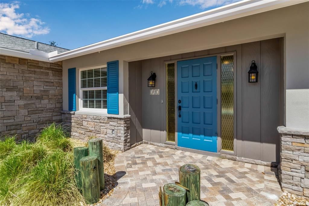 Под контрактом: $1,300,000 (3 спален, 2 ванн, 1511 Квадратных фут)