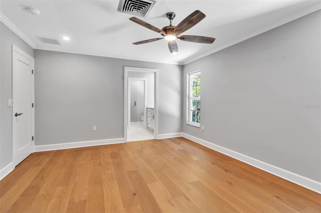 Под контрактом: $1,300,000 (3 спален, 2 ванн, 1511 Квадратных фут)