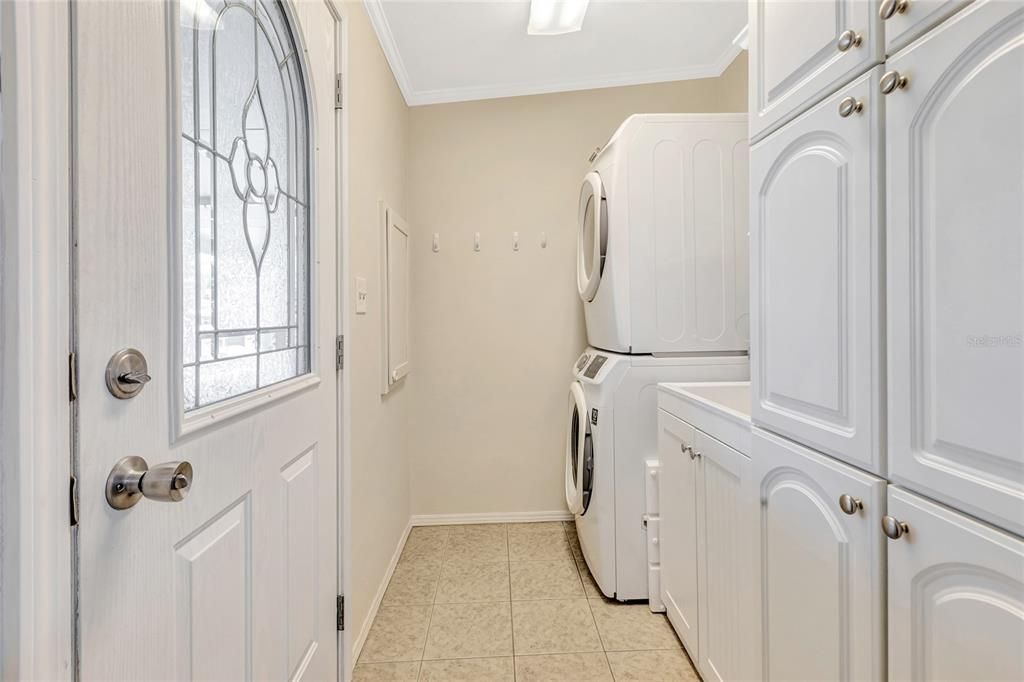 For Sale: $210,000 (3 beds, 2 baths, 1404 Square Feet)