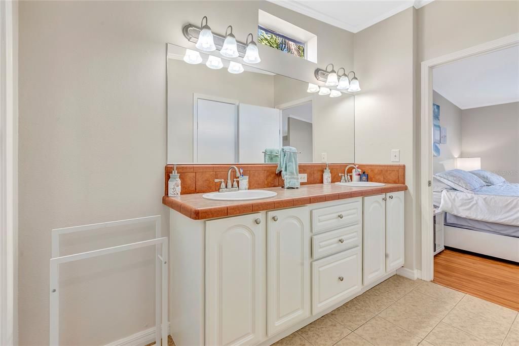 For Sale: $210,000 (3 beds, 2 baths, 1404 Square Feet)