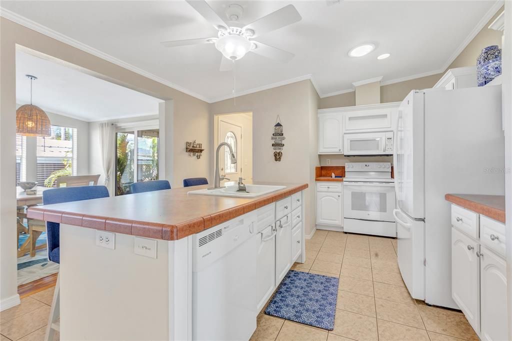 For Sale: $210,000 (3 beds, 2 baths, 1404 Square Feet)