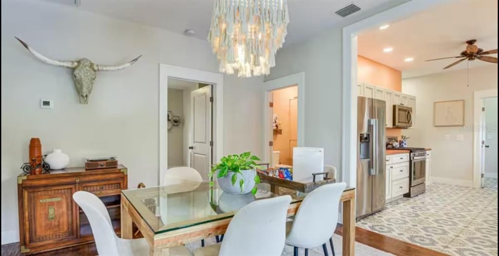 For Sale: $549,000 (3 beds, 3 baths, 1456 Square Feet)