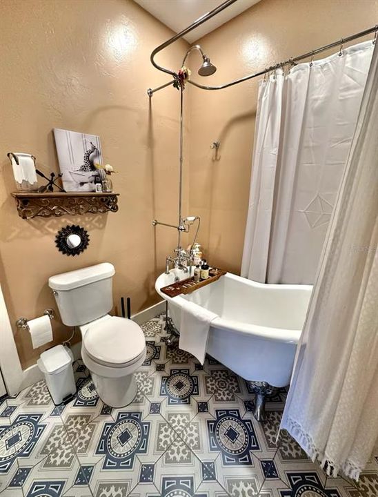 For Sale: $549,000 (3 beds, 3 baths, 1456 Square Feet)