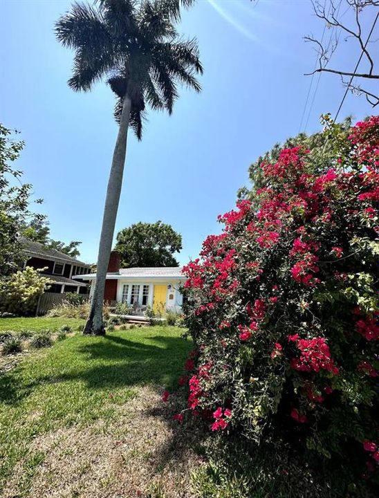 For Sale: $549,000 (3 beds, 3 baths, 1456 Square Feet)