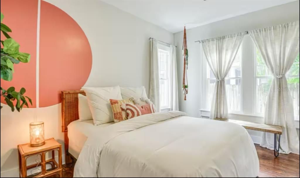 For Sale: $549,000 (3 beds, 3 baths, 1456 Square Feet)