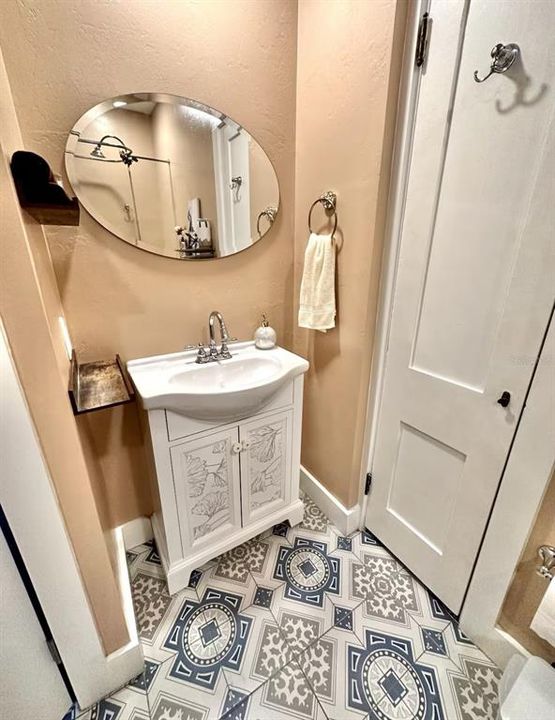 For Sale: $549,000 (3 beds, 3 baths, 1456 Square Feet)