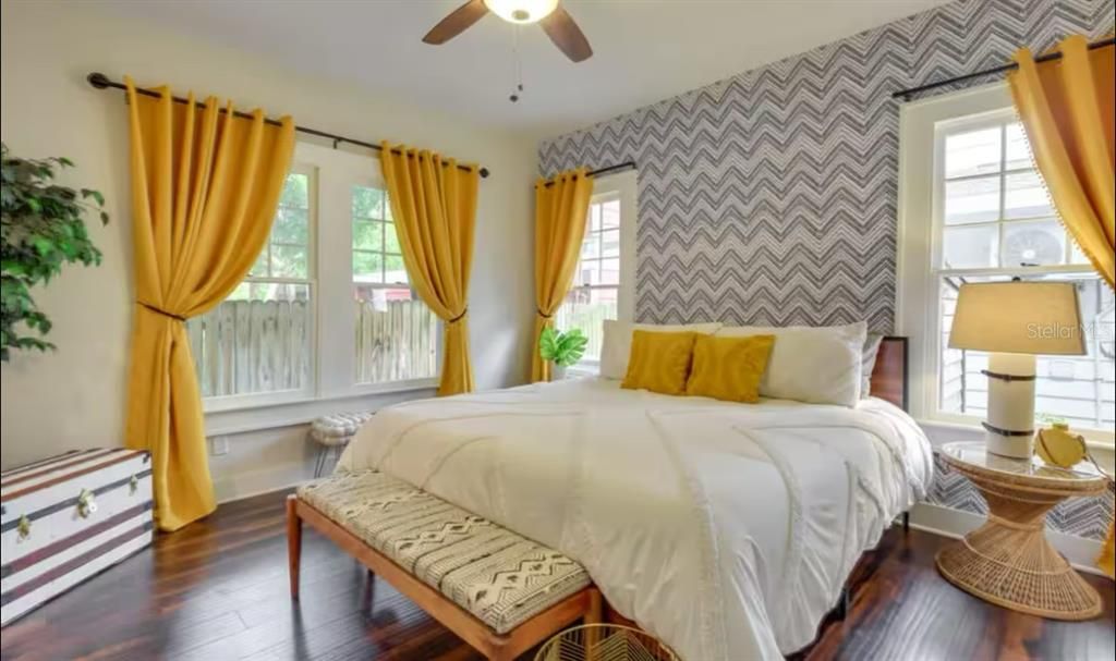 For Sale: $549,000 (3 beds, 3 baths, 1456 Square Feet)