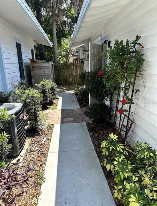 For Sale: $549,000 (3 beds, 3 baths, 1456 Square Feet)