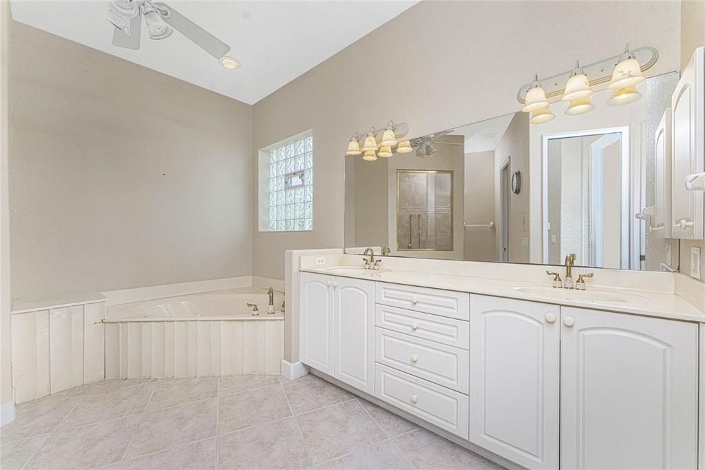 Active With Contract: $875,000 (3 beds, 2 baths, 3038 Square Feet)