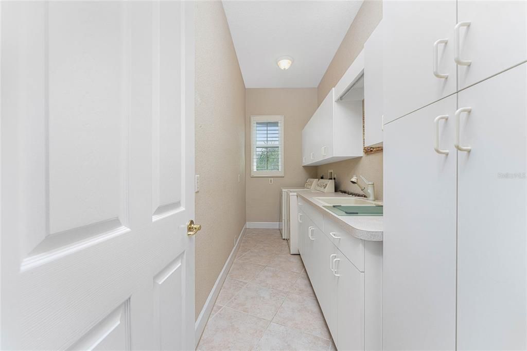 Active With Contract: $875,000 (3 beds, 2 baths, 3038 Square Feet)