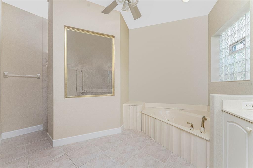 Active With Contract: $875,000 (3 beds, 2 baths, 3038 Square Feet)