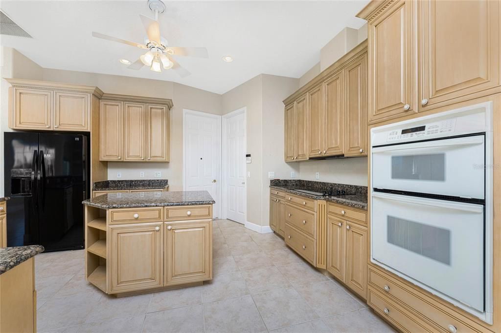 Active With Contract: $875,000 (3 beds, 2 baths, 3038 Square Feet)