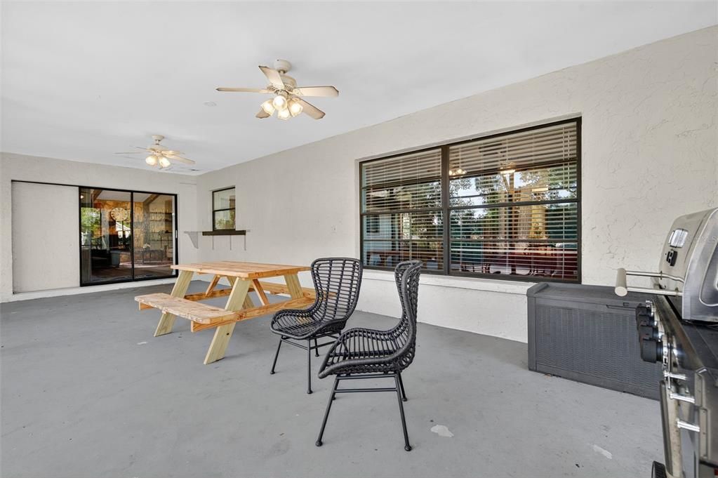 For Sale: $654,000 (4 beds, 2 baths, 2656 Square Feet)