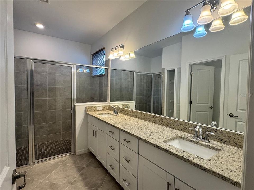 For Sale: $345,000 (4 beds, 3 baths, 2032 Square Feet)