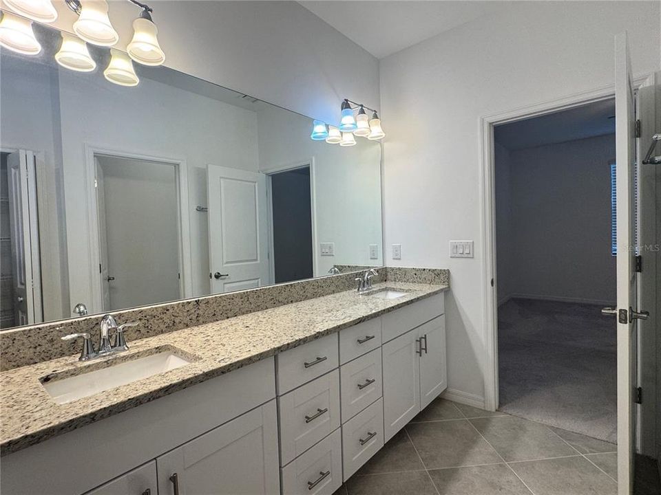 For Sale: $345,000 (4 beds, 3 baths, 2032 Square Feet)