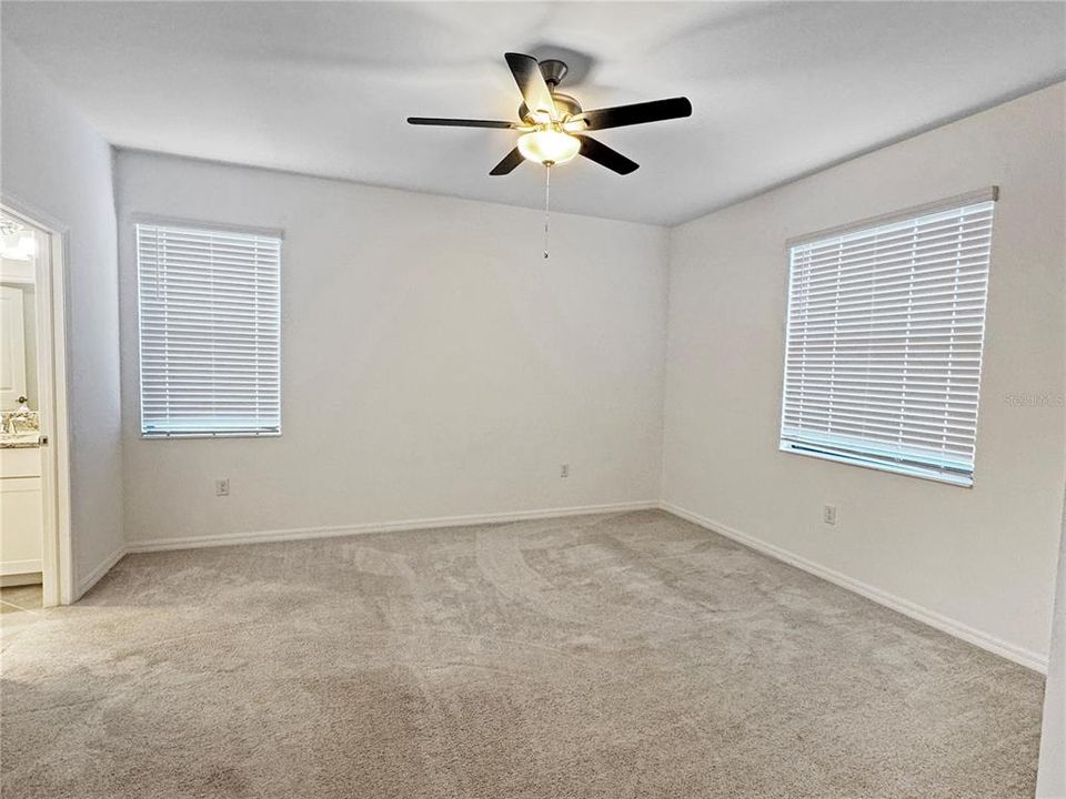 For Sale: $345,000 (4 beds, 3 baths, 2032 Square Feet)