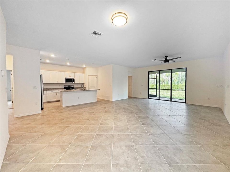 For Sale: $345,000 (4 beds, 3 baths, 2032 Square Feet)