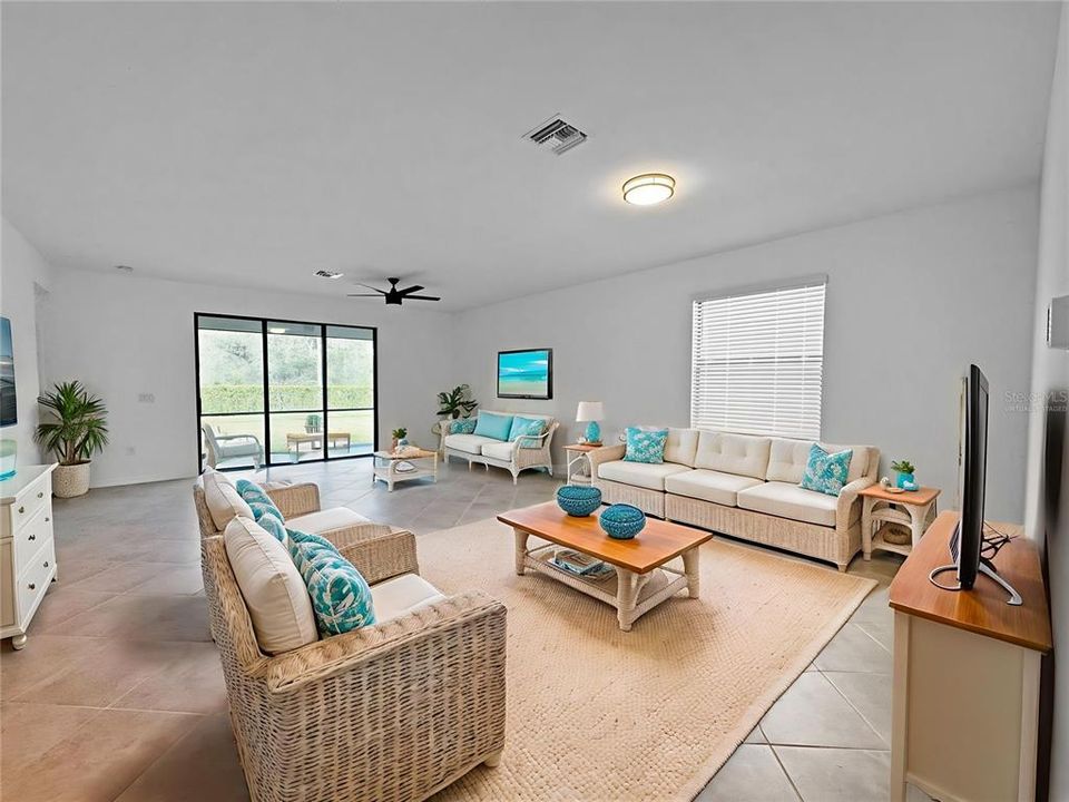 For Sale: $345,000 (4 beds, 3 baths, 2032 Square Feet)