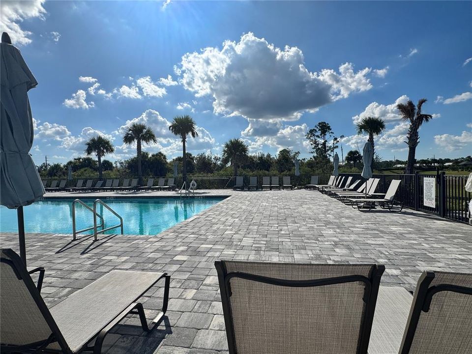 For Sale: $345,000 (4 beds, 3 baths, 2032 Square Feet)