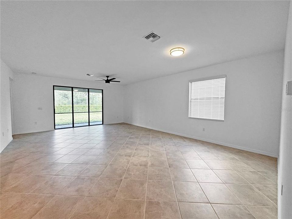 For Sale: $345,000 (4 beds, 3 baths, 2032 Square Feet)