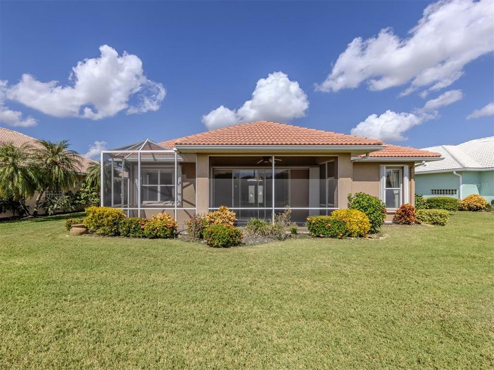 For Sale: $375,000 (2 beds, 2 baths, 1797 Square Feet)