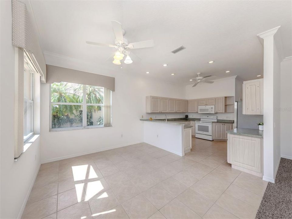 For Sale: $375,000 (2 beds, 2 baths, 1797 Square Feet)