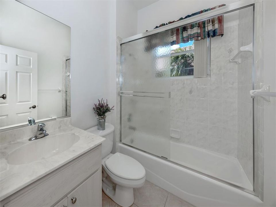 For Sale: $375,000 (2 beds, 2 baths, 1797 Square Feet)