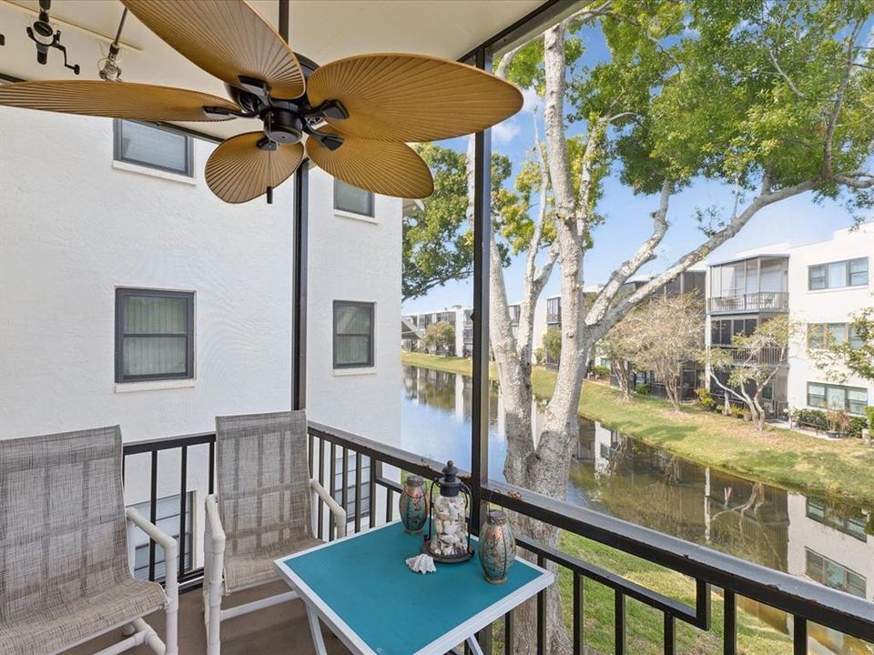 Active With Contract: $229,900 (2 beds, 2 baths, 1245 Square Feet)