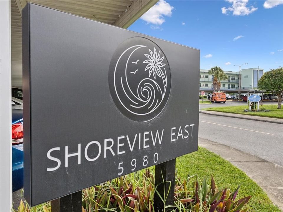 Active With Contract: $229,900 (2 beds, 2 baths, 1245 Square Feet)