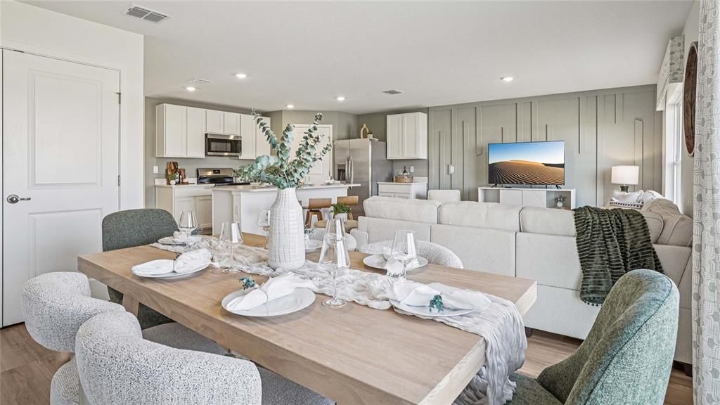 Active With Contract: $259,990 (3 beds, 2 baths, 1328 Square Feet)