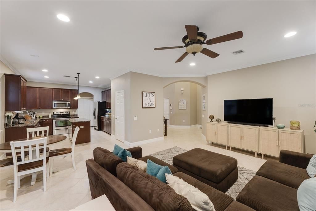 待售: $475,000 (3 贝兹, 2 浴室, 2433 平方英尺)