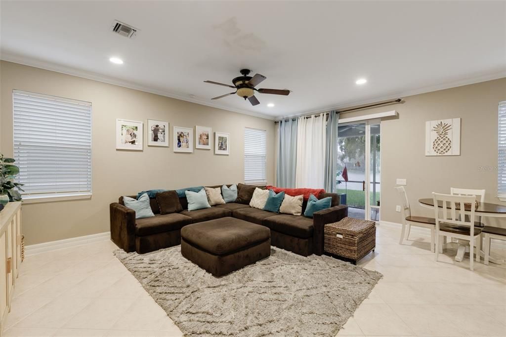 待售: $475,000 (3 贝兹, 2 浴室, 2433 平方英尺)