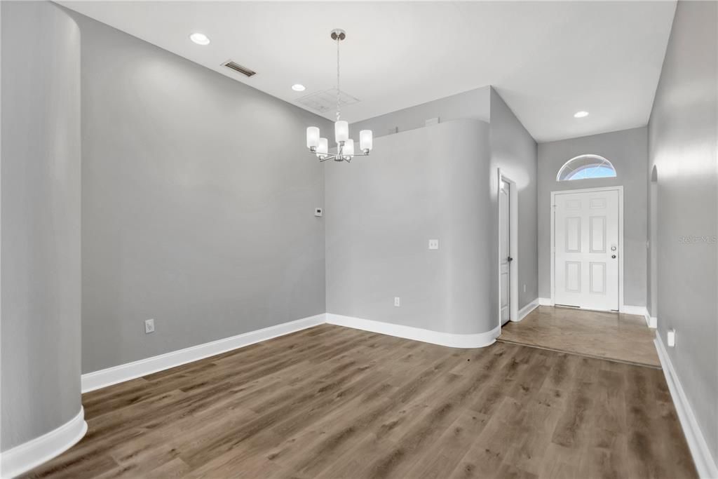 For Sale: $304,900 (3 beds, 2 baths, 1705 Square Feet)