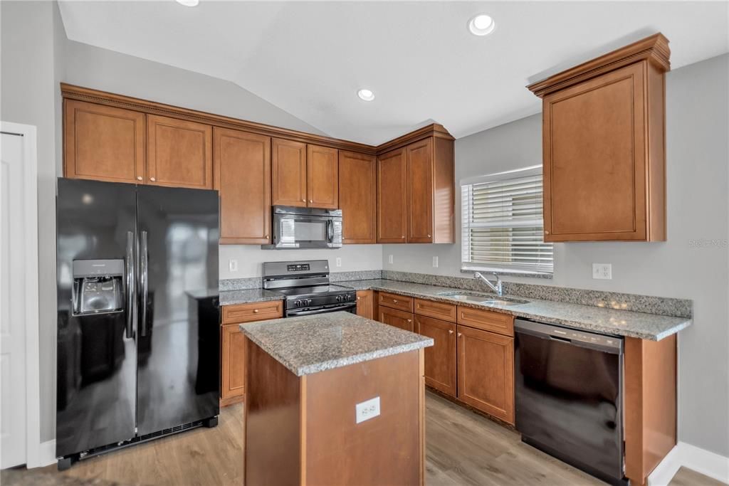 For Sale: $304,900 (3 beds, 2 baths, 1705 Square Feet)