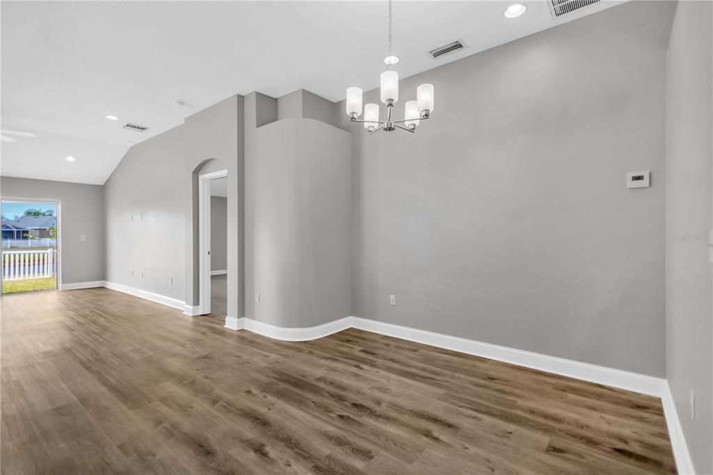 For Sale: $304,900 (3 beds, 2 baths, 1705 Square Feet)