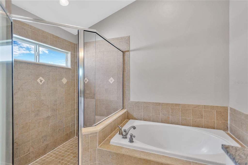 For Sale: $304,900 (3 beds, 2 baths, 1705 Square Feet)