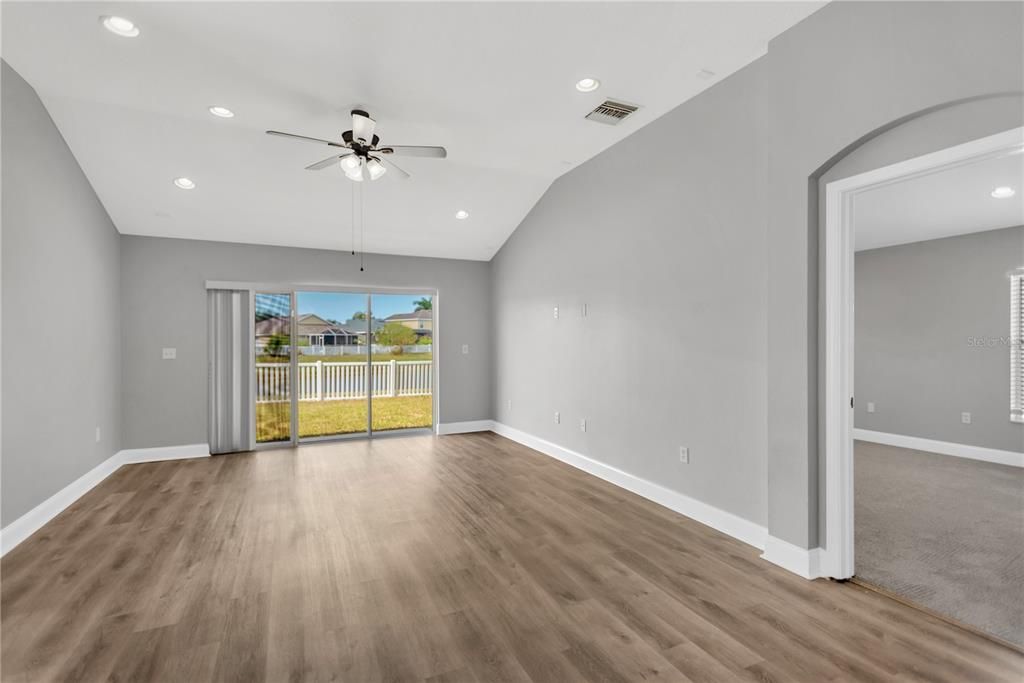 For Sale: $304,900 (3 beds, 2 baths, 1705 Square Feet)