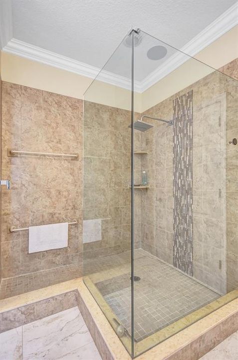 En Venta: $1,125,000 (4 camas, 3 baños, 2989 Pies cuadrados)